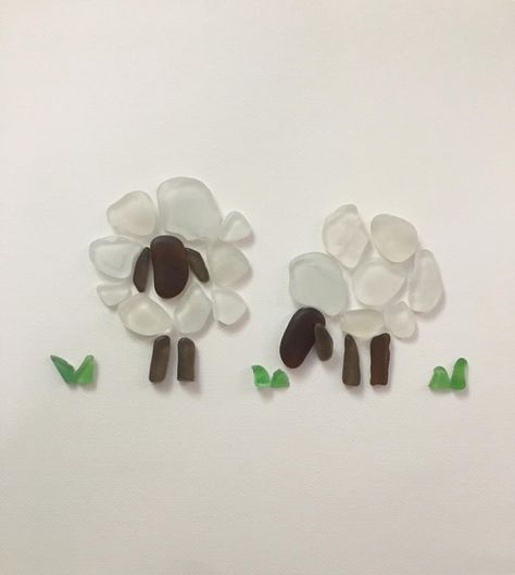 Sheep 🐑 #seaglass #seaglassart #sheep Sea Glass Diy, Sea Glass Artwork, Sea Glass Art Diy, Sea Glass Mosaic, Deco Marine, Sea Glass Art Projects, Beach Glass Crafts, Sea Crafts, Glass Art Projects