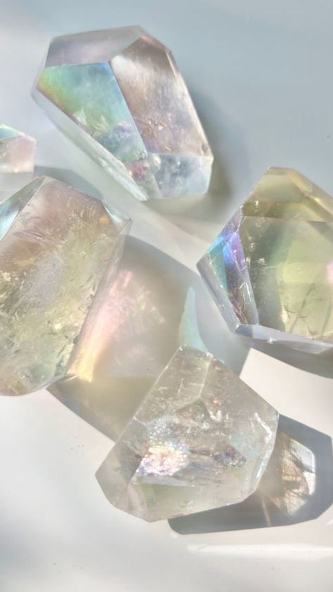 Crystal For Happiness, Good Energy Crystals, Mystical Raw Stone Crystals For Healing, Mystical Healing Raw Stone Crystals, White Crystals Aesthetic, Clear Gemstone Crystals For Healing, Clear Healing Gemstone Crystals, Clear Healing Crystals Gemstone, Iridescent Spiritual Healing Crystals