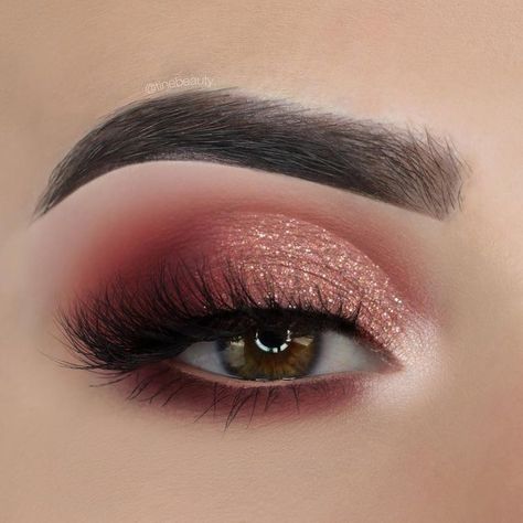 Rose Gold Eye Makeup, Halloweenský Makeup, Make Up Designs, Make Up Gold, Gold Eyeliner, Mekap Mata, Makeup Sephora, Gold Eye Makeup, Rose Gold Makeup