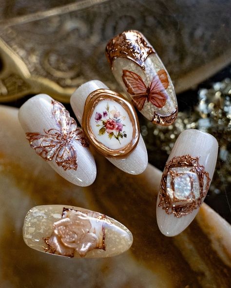 Instagram Bread Nails, Royalty Nails, Rococo Nails, Victorian Nails, Baroque Nails, Ethereal Nails, Vintage Nail Art, Artsy Nails, Boho Nails