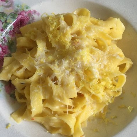 Egg Sauce Pasta, Pasta With Egg Sauce, Egg Yolk Dressing Sauce Recipes, Fried Egg Yolk Recipes, Egg Yolk Pasta Recipes, Egg Yolk Sauce, Egg Pasta Sauce, Egg Yolk Pasta Sauce, Leftover Egg Yolks Recipes