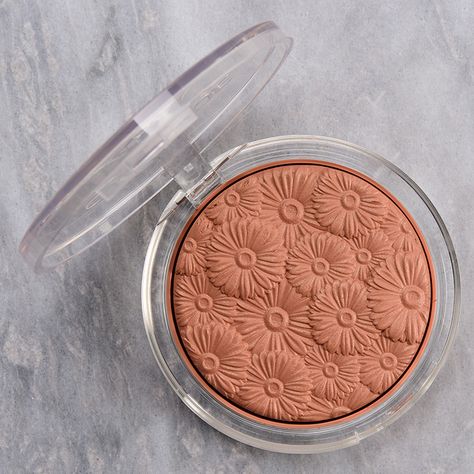 Clinique Solar Pop Powder Pop Flower Bronzer Review & Swatches Clinique Powder, Highlighter And Bronzer, Clinique Makeup, Gel Powder, Face Facial, Bare Skin, Liquid Highlighter, Sweet Peach, Warm Undertone