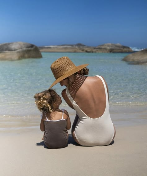 Baby Beach Pictures, Baby Beach Photos, Beach Resort Outfits, Beach Outfit For Women, Beach Photo Inspiration, Beach Poses By Yourself Photo Ideas, Birth Day, Vacation Photography, Family Holiday Photos