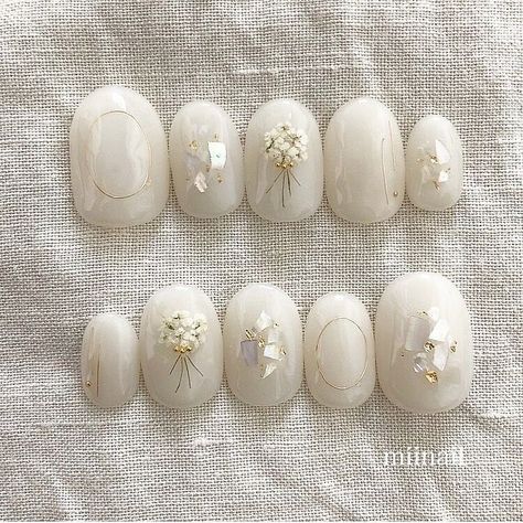 Korean Pedicure Nail Art, Kuku Wedding, Trendy Nail Colors, Japanese Nail Design, Bridal Nails Designs, Korean Nail Art, Art Deco Nails, Gel Nail Art Designs, Beauty Nails Design