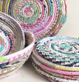 Cloth Baskets, Rope Basket Tutorial, Roxy Creations, Diy Bread, Clothesline Basket, Fabric Basket Tutorial, Rope Bowls, Basket Tutorial, Diy Rope Basket