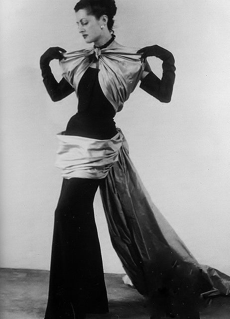 Cristóbal Balenciaga, 1950 Cristobal Balenciaga 1950s, Cristobal Balenciaga Designs, Balenciaga 50s Haute Couture, Balenciaga Moodboard, Balenciaga Work, Balenciaga Couture, Balenciaga Runway, Premier Dress, Vintage Balenciaga