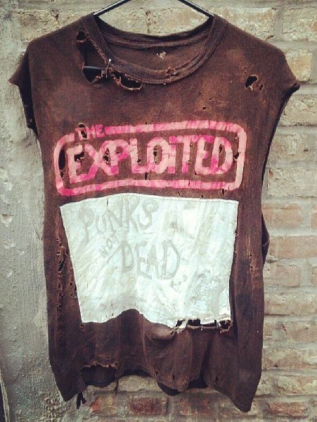 #punk #ripped #destroyed #misfits #balmain… Punk Shirts, Ripped Shirt, Punk Shirt, Crust Punk, Punk Outfits, Alternative Outfits, Glam Rock, Fashion Mode, Kilt