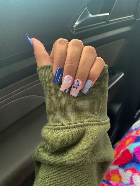 Medium Nail Ideas Summer, Nail Ideas Acrylic Medium Length Coffin, School Nails Ideas Short, Blue Nails Square Medium, Summer Nails Blue Flower, Square Nail Designs Medium Length, Nails Square Vacation, Gel Nail Designs Medium Length, Med Square Nails