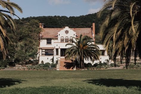 When the Mariani brothers set out to restore Scribe’s crumbling 19th-century estate house and grounds, they built a dream team to help them Scribe Winery, Sangria Wine, Sonoma Wineries, Estate House, Sonoma Valley, Redwood Tree, Wine Refrigerator, Wine Glass Holder, Mediterranean Style