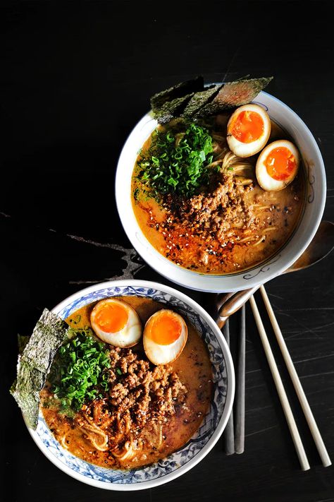 Spicy Miso Ramen, Fresh Ramen Noodles, Miso Ramen, Spicy Ramen, Lean Pork, Ramen Soup, Ramen Recipes, Easy Pork, Noodle Recipes