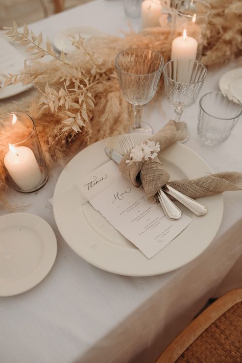 Neutral Wedding Decor, Portuguese Wedding, Tafel Decor, Beige Wedding, Dinner Table Setting, Neutral Wedding, Wedding Table Settings, Wedding Dinner, Wedding Mood Board