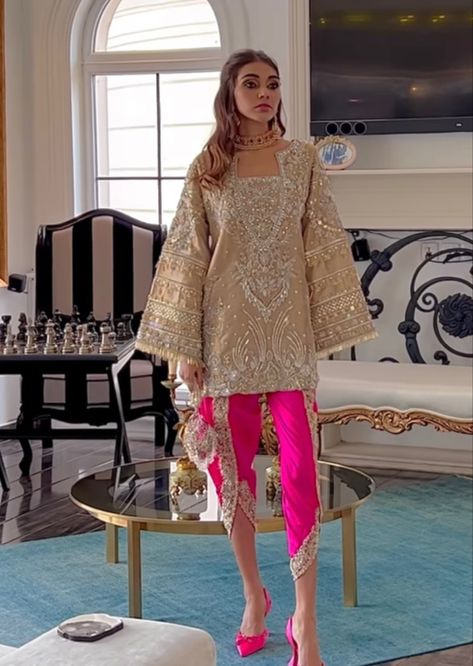 Pakistani Fusion Outfits, Tulip Pants With Kurti Pakistani, Formal Suits For Women Indian, Stylish Pakistani Outfits, Boutique Dress Design Pakistani, Qawali Night Outfits, Tulip Salwar, Pakistani Embroidery, Pakistani Suits Party Wear