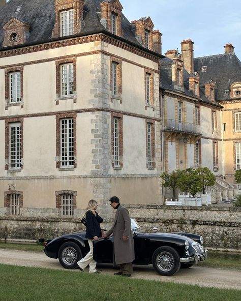 Champagnemami Old Money House, Valentine Couple, Foto Top, Countryside House, Luxury Lifestyle Dreams, Future Lifestyle, Old Car, Rich Life, Dream Lifestyle