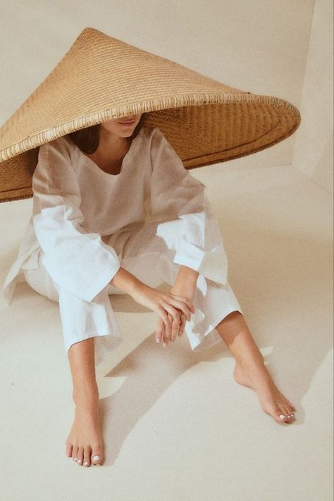 Summer Straw Hat, Women Hats Fashion, Flat Hats, Time Traveler, Diy Hat, Sanya, Old Money Style, Heritage Collection, Woven Bag