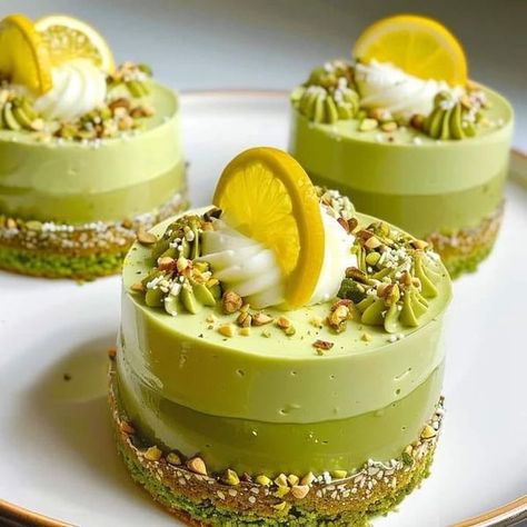 Pistachio Cupcake Recipe, Lemon Mousse Cake Recipe, Sphere Desserts, Avocado Mousse Cake, Pistachio Lemon Cake, Pistachio Cheesecake Recipe, Pistachio Mousse, Lemon Mousse Cake, Lemon Macaroons