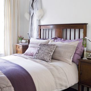 Purple And White Bedroom, Dark Wood Bed Frame, Purple Bedroom Design, Lilac Bedroom, Lavender Bedroom, Dark Wood Bed, Bedroom Purple, Bedroom Vibes, Dark Wood Furniture