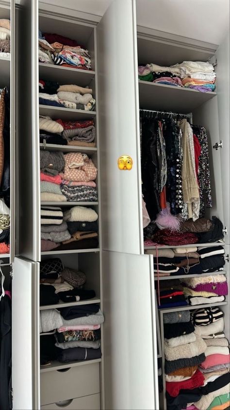 Closet Organisation, Room Organization Bedroom, Dream Closet Design, Beauty Boost, Wardrobe Organisation, Closet Layout, Wardrobe Room, Power Of Makeup, Closet Decor