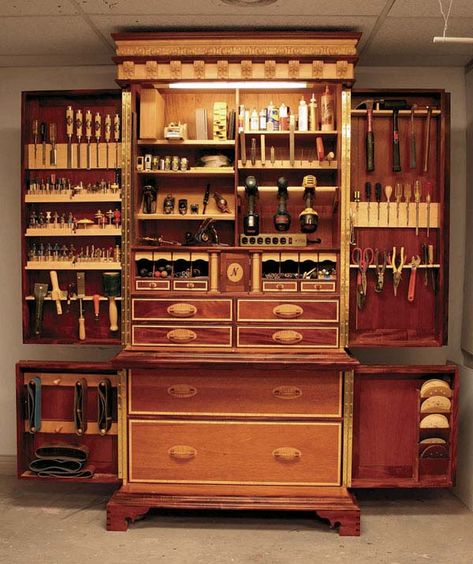 Lonnie Bird Inspired Toolchest - FineWoodworking Officine In Garage, Power Tool Storage, Tool Cabinet, Shop Storage, Garage Tools, Tool Chest, Wood Tools, Woodworking Jigs, Workshop Storage