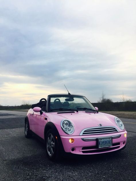 Pink Mini Cooper Aesthetic, Pink Mini Cooper Convertible, Minicooper Mini Coopers Wallpaper, Mini Cooper Aesthetic Wallpaper, Pink Mini Cooper, Mini Cooper Aesthetic, Pink Mini Coopers, Mini Cooper Wallpaper, Black Mini Cooper