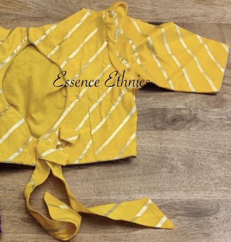 Lemon Yellow Saree With Contrast Blouse, Banaras Blouse, Blouse Latkan, Sleeveless Blouse Designs, Blue Blouse Designs, Silk Saree Blouse Designs Patterns, Lace Blouse Design, Blouse Designs High Neck, Blouse Designs Catalogue