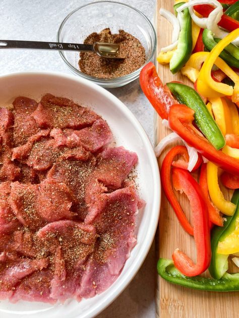 Easy Pork Fajitas Pork Fajitas Easy, Pork Tenderloin Fajitas, Pork Fajitas, Fajita Marinade, Paprika Pork, Girl Cooking, Fajita Seasoning, Baked Pork, Easy Pork