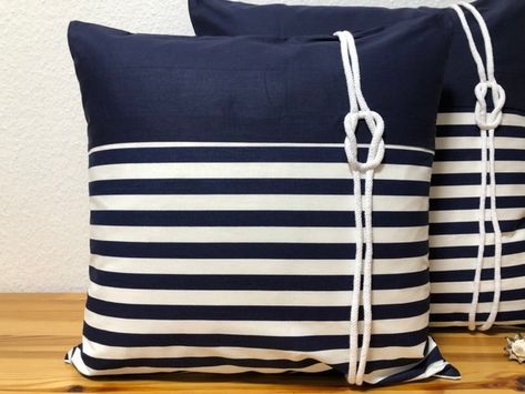 Ammerkind - Etsy UK Throw Pillow Covers Diy, Nautical Throw Pillows, Nautical Cushions, Designer Bed Sheets, Nautical Crafts, Sewing Cushions, Boat Decor, Nautical Pillows, Sailor Knots