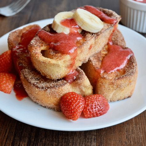 Disney’s Kona Cafe Copycat Tonga Toast - The Cards We Drew Tonga Toast Recipe, Recipe With Bananas, Tonga Toast, Stuffed French Toast Recipe, Toast For Breakfast, Asian Side Dishes, Stuffed French Toast, Strawberry Compote, Polynesian Resort