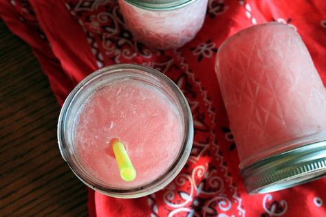 Margaritas in a Jar Strawberry Margaritas, Porch Party, Frozen Margaritas, Meals In A Jar, Triple Sec, Frozen Drinks, In A Jar, Party Drinks, Refreshing Drinks