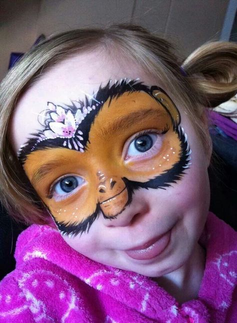 Sarah Sharer Smith monkey design. Super Cute! Monkey Halloween Makeup, Monkey Face Makeup, Circus Animal Face Paint, Meerkat Face Paint, Monkey Facepainting, Monkey Face Paint, Circus Monkey, Facepainting Ideas, Animal Face Paintings