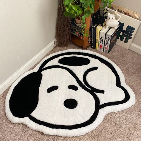 Snoopy Reading, Snoopy Cat, Crochet Snoopy, Baby Snoopy, Rug Tufting, Frog Decor, Snoopy Love, Cute Bedroom Decor, Cute Strawberry