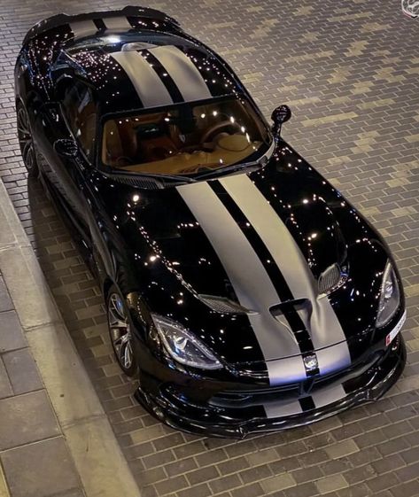 Dodge Viper Acr, Viper Car, Luxury Cars Rolls Royce, Luxury Car Brands, Cars Design, Dream Vehicles, Hot Weels, Boys Toys, Classic Pickup Trucks