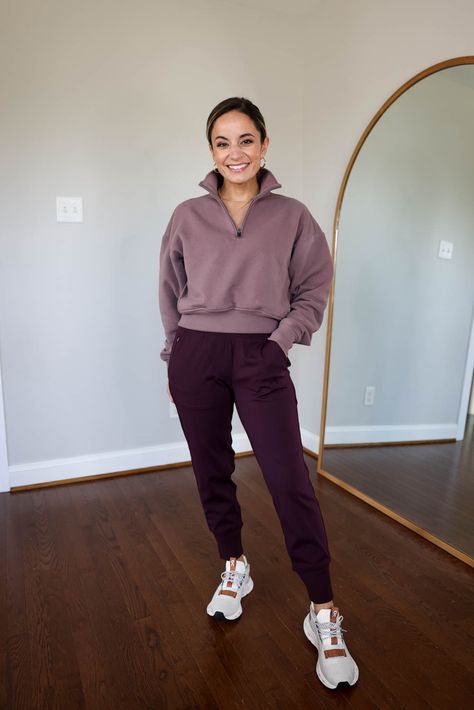 Purple Joggers Outfit, Casual Outfits Travel, Outfits With Joggers, Physical Therapist Outfit, Therapist Outfit, Neutral Spring Outfit, Purple Joggers, Activewear Outfits, Curated Closet