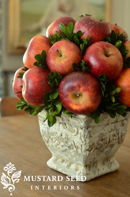 Apple Centerpieces, Fruit Bouquet Ideas, Centerpiece Inspiration, Fruit Bouquet, Thanksgiving Gathering, Thanksgiving Decorations Diy, Apple Decorations, Fruit Arrangements, Fruit Decorations