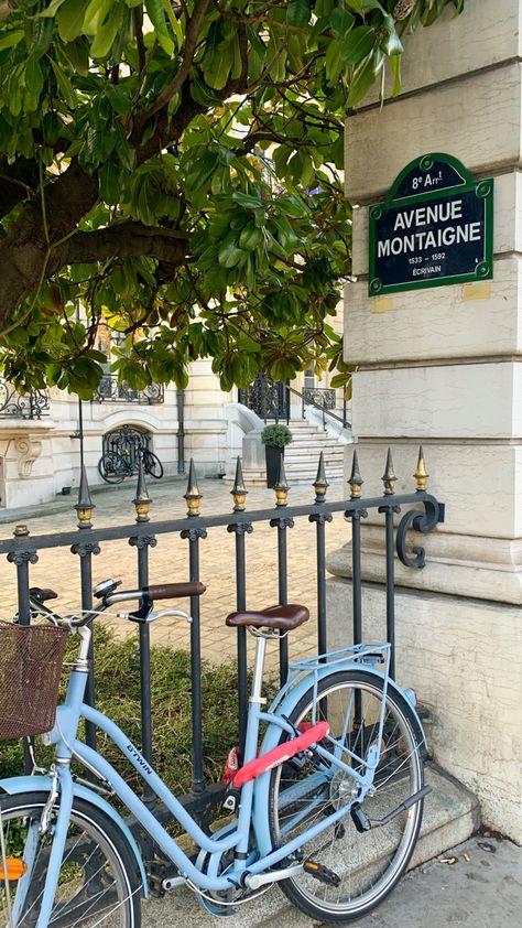 Biking In France Aesthetic, Paris Bike Aesthetic, Paris 90s Aesthetic, Biking In Paris, Vintage Parisian Aesthetic, Parisienne Aesthetic, Dream Holidays, Spring In Paris, Aesthetic Paris