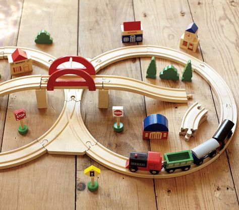 Pb Kids, Wooden Train Set, Lego Trains, Model Train Sets, 10th Birthday Parties, Wooden Train, Train Set, Toy Train, Train Tracks