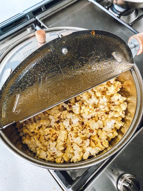 HOMEMADE MOVIE THEATER POPCORN – MADDY GUTIERREZ Homemade Movie Theater, Making Popcorn, Popcorn Ideas, Popcorn Toppings, Popcorn Stand, Theater Popcorn, Stovetop Popcorn, Movie Theater Popcorn, Movie Night Popcorn