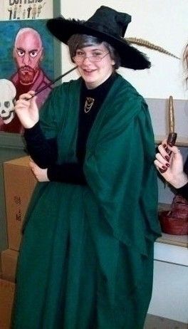 Quick Cloak Professor Mcgonagall Costume Diy, Professor Mcgonagall Costume, Mcgonagall Costume, How To Make A Cape, Bookweek Costumes, I Fumbled, Professor Mcgonagall, Harry Potter Costumes, Value Village