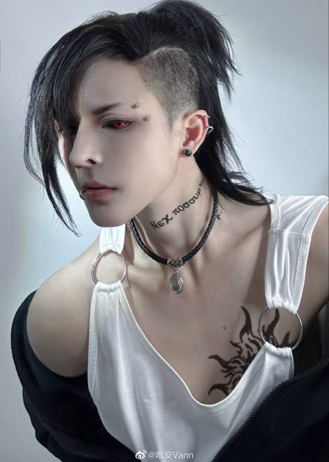 Uta Tokyo Ghoul Cosplay, Cyberpunk Hairstyles, Weian Vann, Cyberpunk Hair, Uta Tokyo Ghoul, Cyberpunk Men, Tokyo Ghoul Uta, Akali League Of Legends, Tokyo Ghoul Cosplay