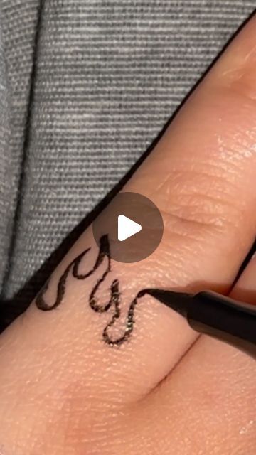 Vibe Drawing, Capricorn Vibes, Tattoo Eyeliner, Eyeliner Tattoo, Capricorn Facts, Eyeliner Tutorial, Drawing Art, Hand Tattoos, Art Tattoo