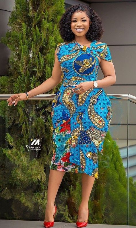 Corporate Ankara Styles for Working Ladies in 2022 and 2023 - Kaybee Fashion Styles Serwaa Amihere, Psalm 3, African Chic, African Fashion Skirts, African Wear Dresses, Ankara Dresses, African Fashion Ankara, African Fashion Modern, African Fashion Women Clothing