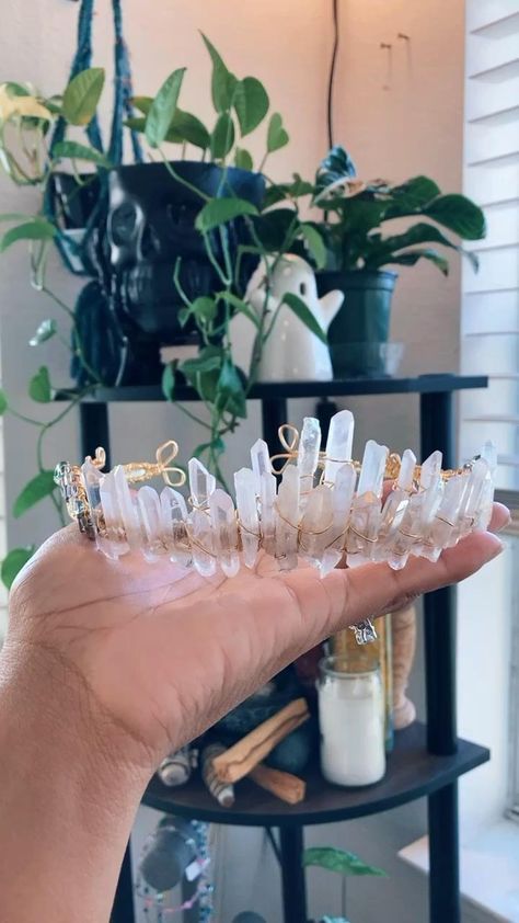 Hand made custom crystal crown for a libra queen celebrating soon. Goddess Crown Diy, Diy Wire Crown, Diy Crystal Crown, Wire Wrapped Crown, Ash Princess, Diy Birthday Crown, Libra Queen, Quartz Crown, Wire Crown