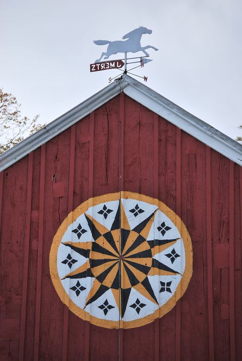 Sacred and Celestial Symbolism in Pennsylvania Dutch Barn Stars Denmark Souvenirs, Hex Symbols, Pennsylvania Dutch Art, Kutztown University, Pallet Barn, Dutch Farms, Hex Signs, Amish Barns, Strawberry Tree