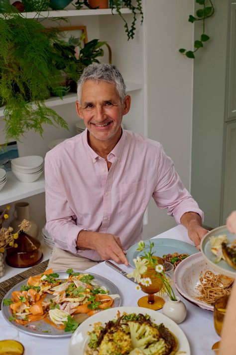 The best recipes from Zoe founder Tim Spector's new book Tim Spector Diet, Tim Spector Recipes, Kale Pasta Recipe, Tim Spector, Kale Pasta, Health Guru, Flax Egg, Beauty Foods, New Cookbooks