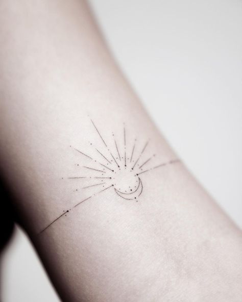 Minimalist Tattoo Back Women, Tattoo Ideas Female Sun And Moon, Fine Line Half Sun Tattoo, Boho Sun Moon Tattoo, Sunset Arm Tattoo, Fineline Sun And Moon Tattoo, Fine Line Sunshine Tattoo, Sun And Moon Tattoo Placement, Equinox Tattoo