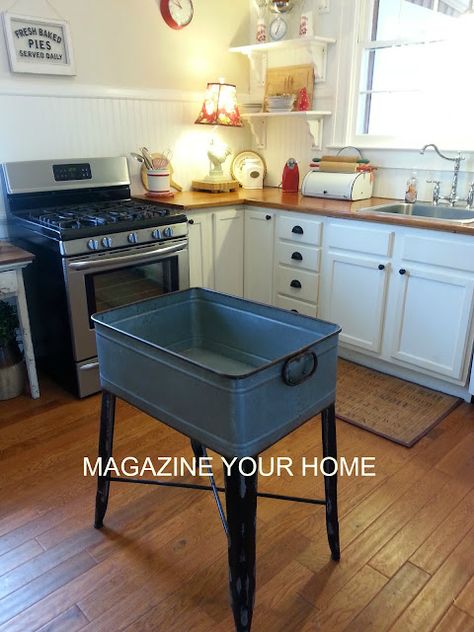 Washtub Decor Ideas, Wash Tub Sink, Metal Wash Tub, Tub Refinishing, Wash Stand, Wash Tubs, How To Decorate, Repurposed Furniture, Farm Life