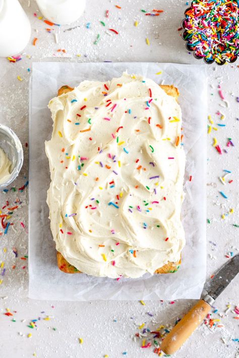 Mini funfetti cake with vanilla american buttercream. This small batch funfetti sheet cake is the perfect mini birthday cake. It has a vanilla funfetti cake and is topped with a vanilla frosting Small Batch Vanilla Cake, Funfetti Sheet Cake, Funfetti Cake Mix Recipes, Classic Birthday Cake, Mini Birthday Cake, American Buttercream, Classic Birthday, Sprinkles Recipe, Cake 5