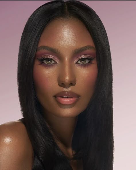 Makeup Looks For Dark Skin Black Women, Victoria Secret Makeup Black Women, Makeup Inspiration Black Women, Elegant Korean Makeup, Pinkish Eye Makeup, Dark Pink Makeup Looks, Soft Pink Makeup Looks Black Women, Pink Glam Makeup Looks, Baby Pink Eyeshadow