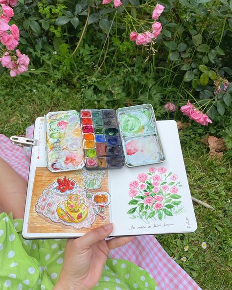 Picnic vichy cottage cottagecore vintage French France française pink watercolor sketchbook sketching outdoor aquarelle carnet Watercoloring Aesthetic, Watercolour Painting Aesthetic, Watercolour Journal Sketchbooks, Cottage Core Watercolor, Cottage Core Watercolor Paintings, Gouache Cottagecore, Fairy Garden Watercolor Painting, Watercolor Aesthetic, Scrapbook Art