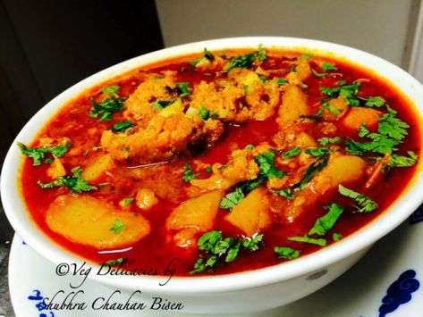 Spicy Gobhi Aaloo Masala / Cauliflower Potato Curry  – Veg Delicacies By Shubhra Chauhan Bisen Aaloo Recipe, Cauliflower Potatoes, Potato Curry, Recipe For Mom, Thai Red Curry, Potato, Ethnic Recipes