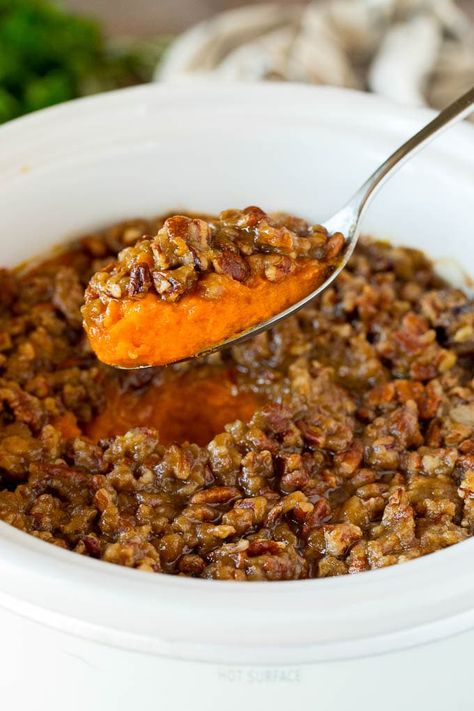 Praline Topping For Sweet Potatoes, Sweet Potato Casserole With Praline Topping, Sweet Potato Praline Casserole, Praline Topping Recipe, Sweet Potato Casserole Crock Pot, Crock Pot Sweet Potatoes, Slow Cooker Creamed Corn, Best Sweet Potato Casserole, Best Sweet Potato